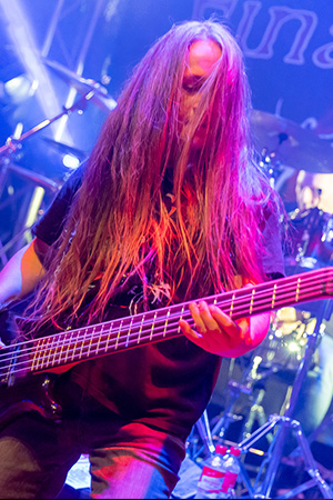 Final Cry, Sonja, bass